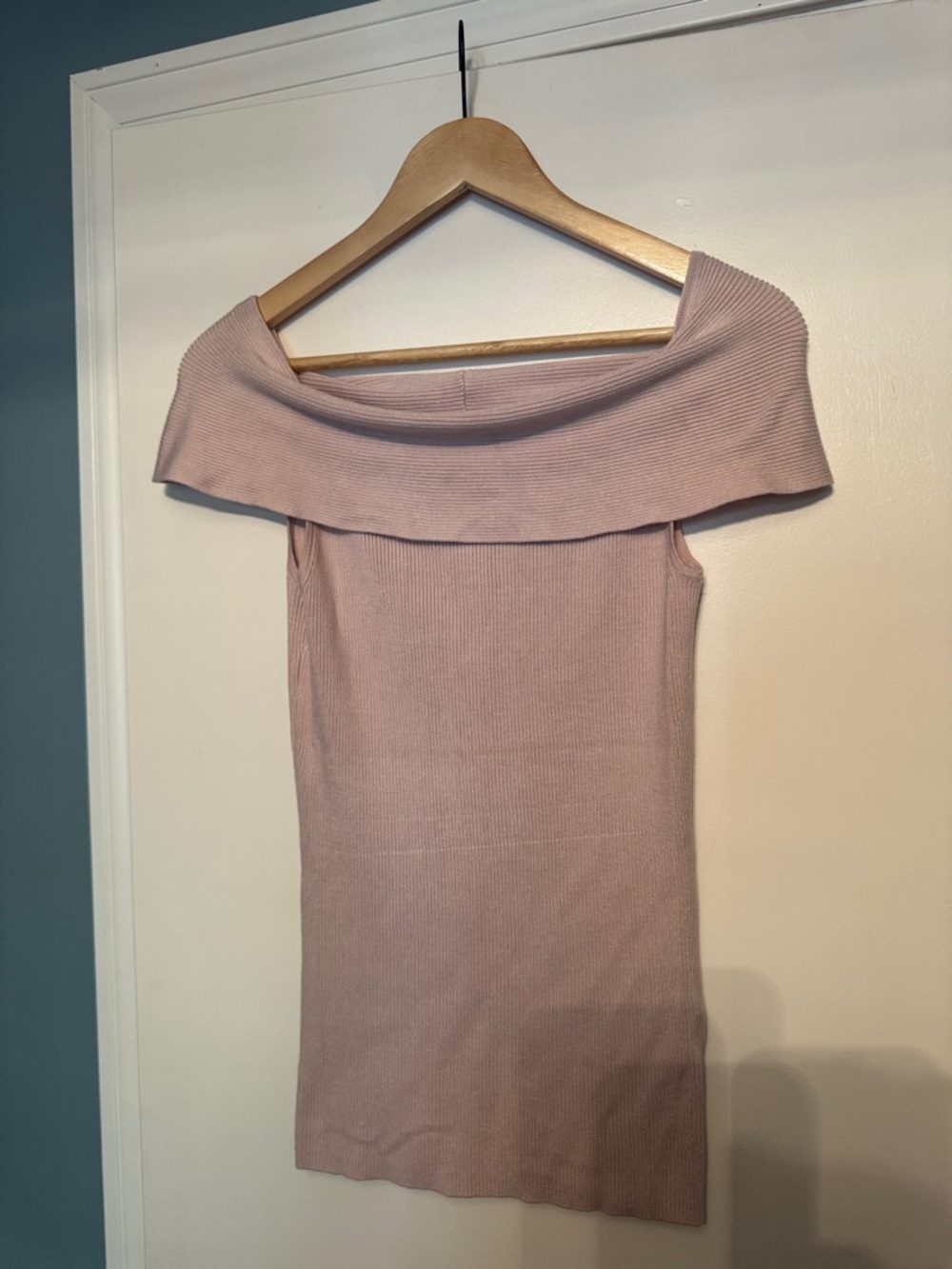 Express Off-Shoulder Ribbed Knit Top - Dusty Pink